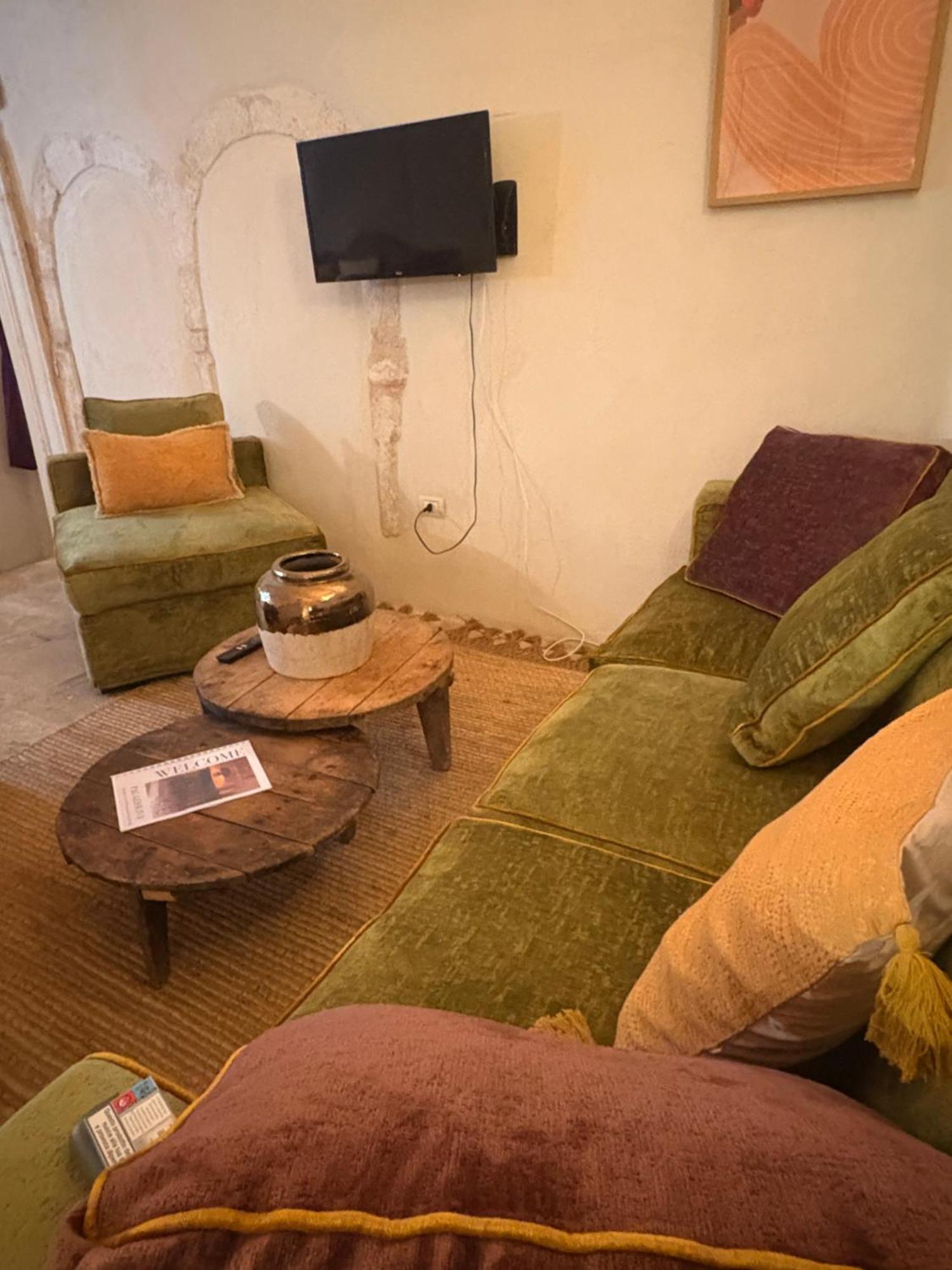Palazzoliva - Luxury Boho Chic Guest House In The Historic Heart Of Martina Franca Eksteriør billede